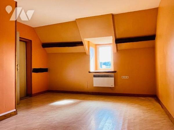 A vendre sur la commune de Le Mesnil-Rainfray, à 5 minutes de Juvigny-les-Vallées et à 15 minut...