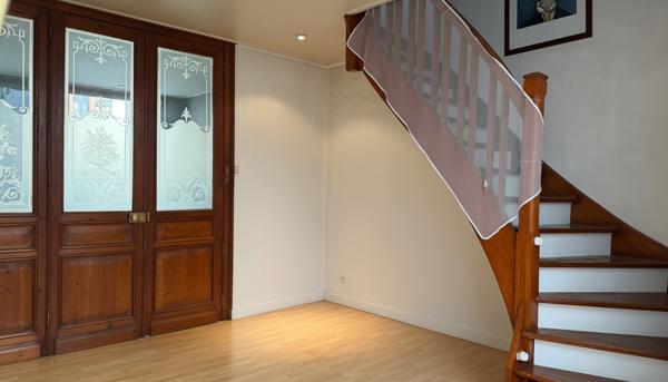 Grande maison familiale de 162 m² avec garage et cave de 80 m² – 4/5 chambres – 2 salles de bain