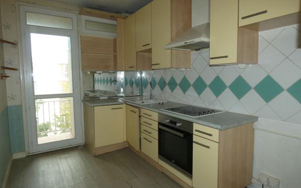 Appartement à vendre    3 pièces • 73,80 m2 Saint-Genis-Laval