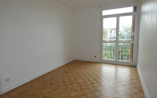 Appartement à vendre    3 pièces • 73,80 m2 Saint-Genis-Laval