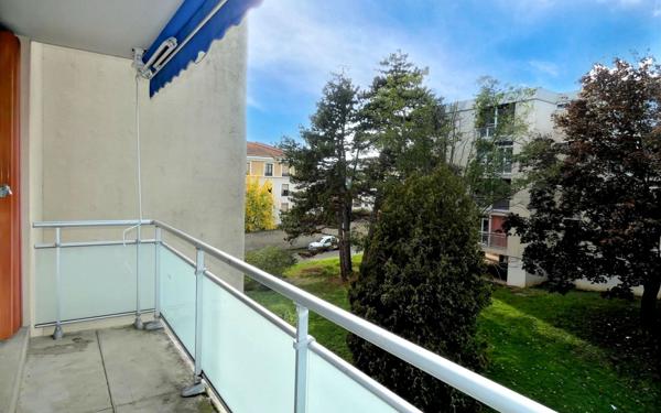 Appartement à vendre    3 pièces • 73,80 m2 Saint-Genis-Laval