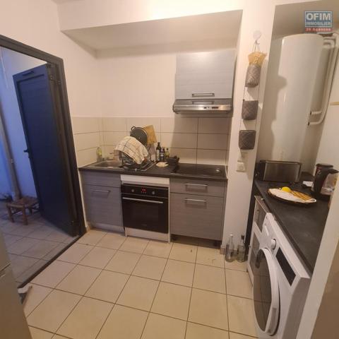 A vendre bel et spacieux appartement de type F2 de standing sur la résidence KELLER à Sainte Clotilde