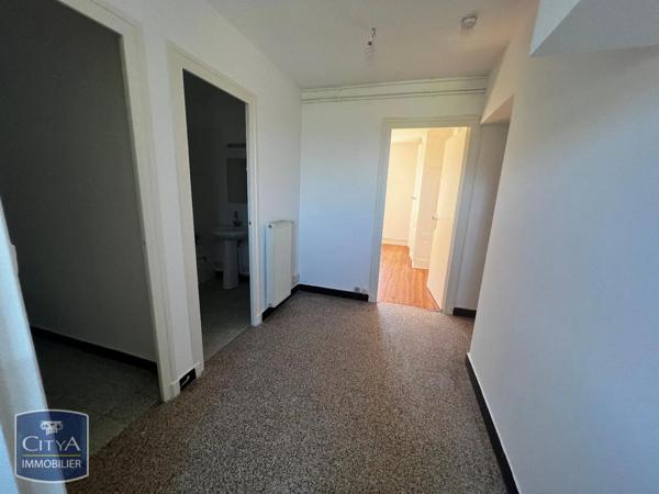 Appartement à louer 2 pièces 64m² Pommiers (69480)