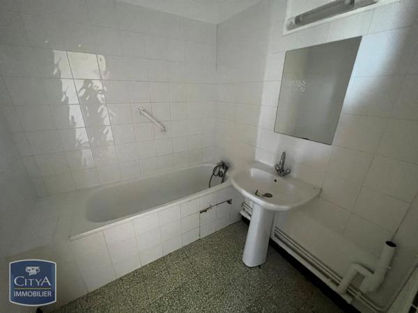 Appartement à louer 2 pièces 64m² Pommiers (69480)