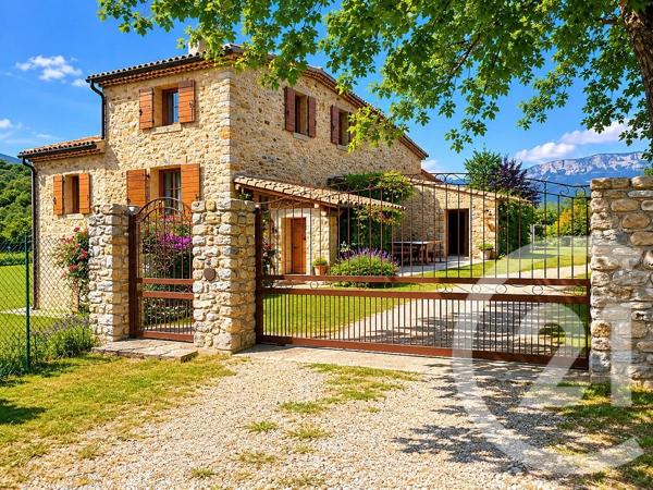 Maison à vendre  8 pièces - 210 m 2   THOARD  - 04