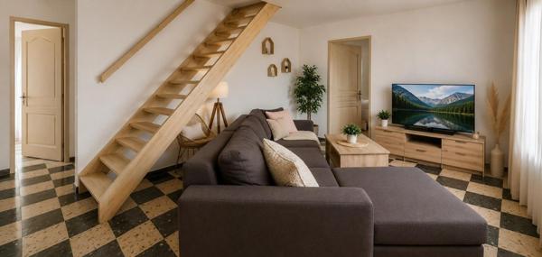 Opportunité exceptionnelle ! Découvrez cette propriété composée de 3 appartements sur un terrain de 5 371 m². Un bien polyvalent offrant un excellent rendement locatif, un fort potentiel de développement et un environnement parfaitement adapté à une activité agricole, équestre ou touristique. Une occasion pour investisseurs et porteurs de projets !