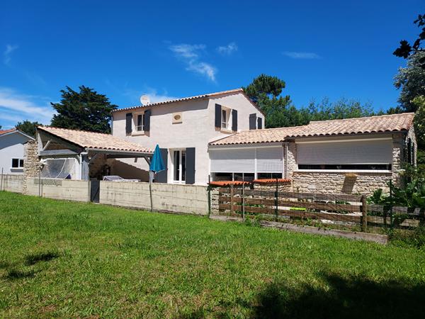 Dolus-d'Oléron - Maison de 140 m² sur 1 393 m² de terrain, au calme entre commerces et plage