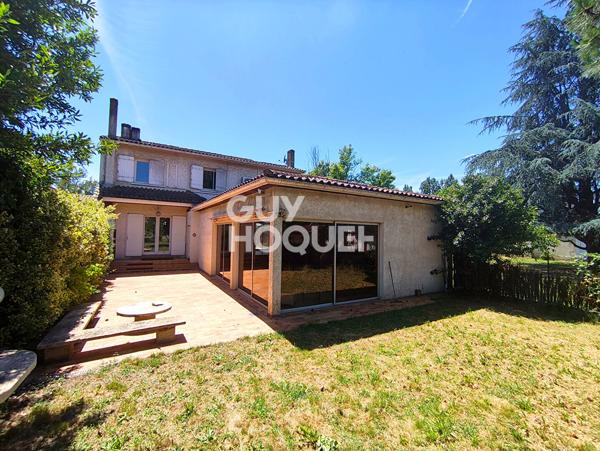 Élégante maison familiale avec piscine intérieure