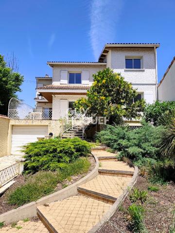 Élégante maison familiale avec piscine intérieure