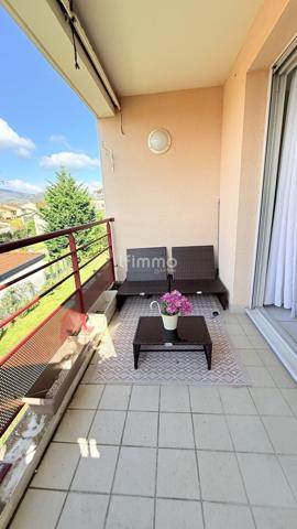 Pépite au cœur de Mornant : T3 avec Terrasse et Vue Dégagée