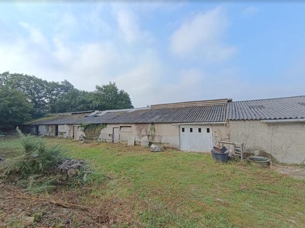 29520 Châteauneuf du Faou Terrain avec bâtis agricole , 1 grange, 1 remise sur 1200 m²