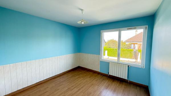 NOAILLES PROCHE , Maison 5 pièces, s/sol, 3 chambres , jardin