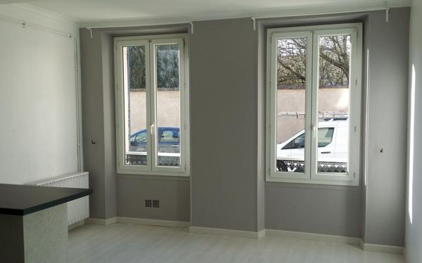 Immeuble à vendre    2 pièces •  Montargis