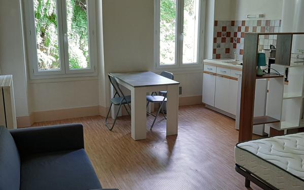 Immeuble à vendre    2 pièces •  Montargis