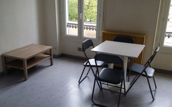 Immeuble à vendre    2 pièces •  Montargis