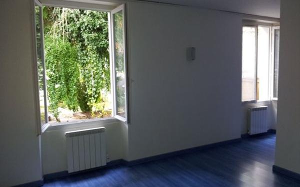 Immeuble à vendre    2 pièces •  Montargis