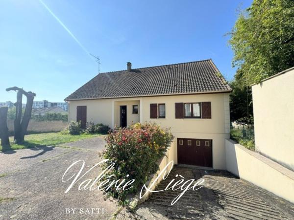 Rare! Maison de plain-pied sur un grand  terrain