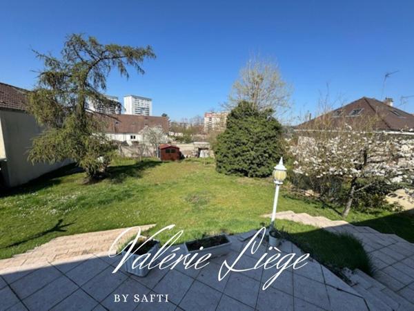 Rare! Maison de plain-pied sur un grand  terrain