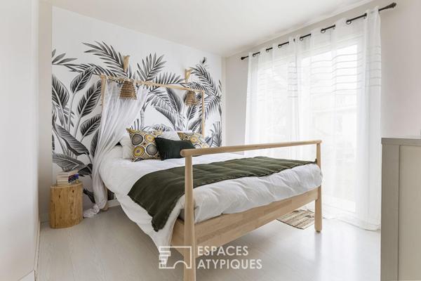 Villa moderniste avec piscine et jardin paysagé