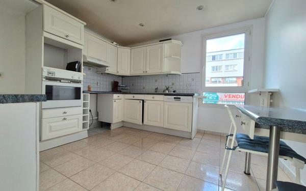 Appartement à vendre    3 pièces •  Créteil