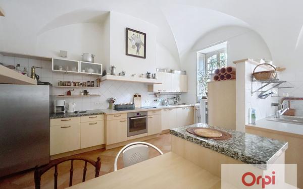 Maison à louer    6 pièces • 295,06 m2 Vallon-en-Sully