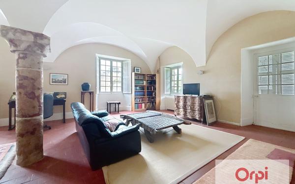 Maison à louer    6 pièces • 295,06 m2 Vallon-en-Sully