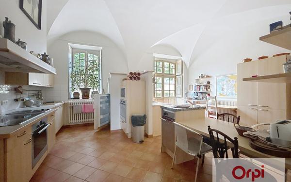 Maison à louer    6 pièces • 295,06 m2 Vallon-en-Sully