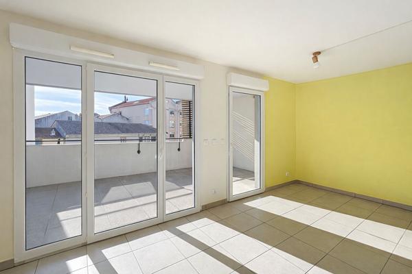 Appartement Marseille T3 60 m2 plus terrasse 17 m2 plus double box