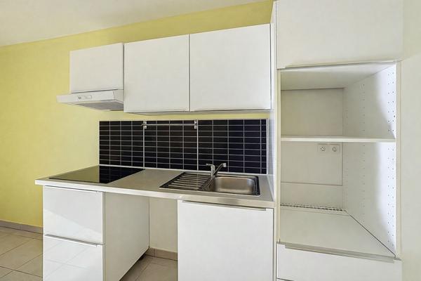Appartement Marseille T3 60 m2 plus terrasse 17 m2 plus double box