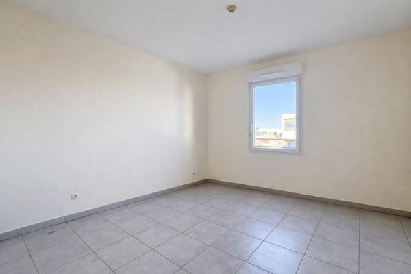 Appartement Marseille T3 60 m2 plus terrasse 17 m2 plus double box