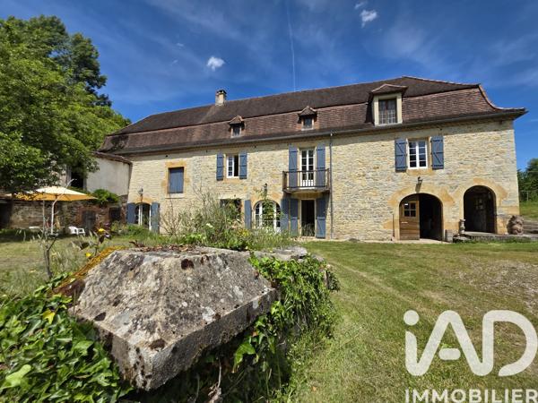 Maison à vendre 10 pièces 230 m² Cornac