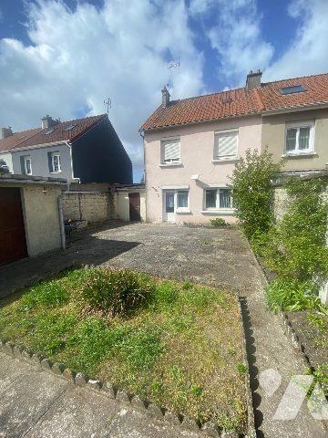 CALAIS BEAU-MARAIS MAISON DE LOTISSEMENT 3 CHAMBRES GARAGE JARDIN