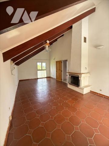 Idéal Investisseur – Grande Villa avec Piscine – Le Tampon – Proche Lycée Roland Garros