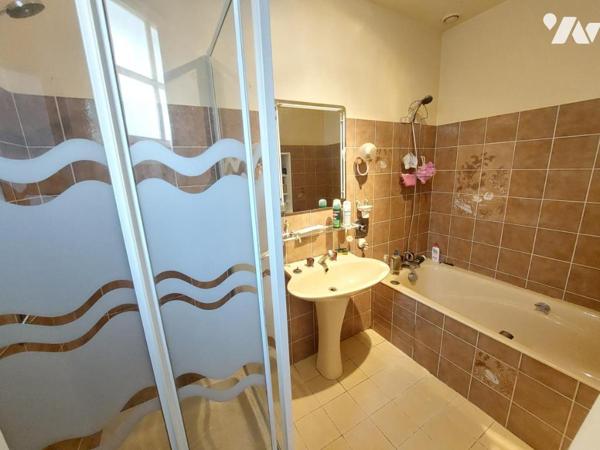 A VENDRE - PAVILLON - COSSE LE VIVIEN