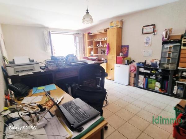 A voir Draguignan centre F3 de 95m traversant avec terrasse et cave 158000€ dpe d Draguignan (83300)