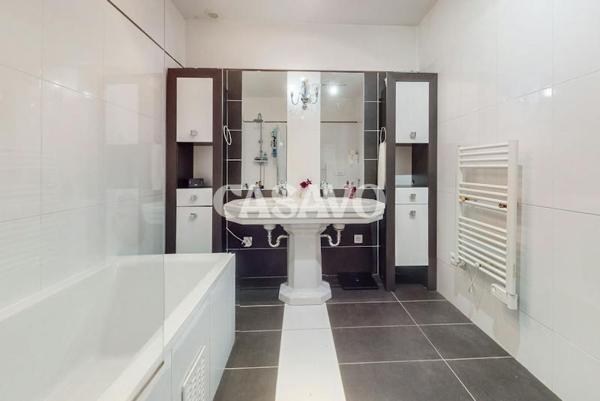 Vente Maison 8 pièces de 210m² - 92500 Rueil-Malmaison
