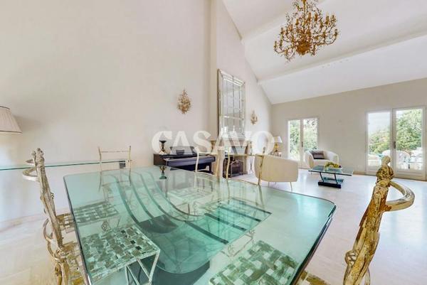 Vente Maison 8 pièces de 210m² - 92500 Rueil-Malmaison