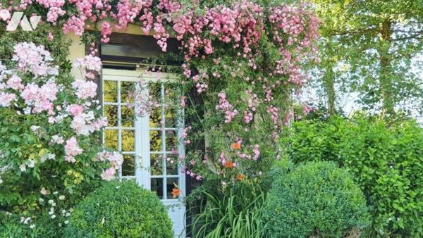 Longère avec parc et étang