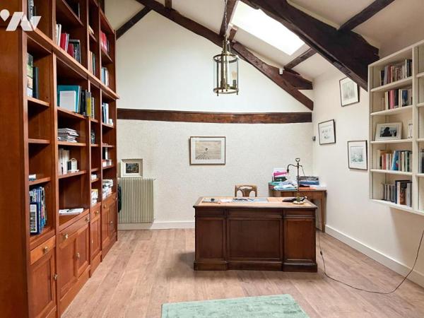 Longère avec parc et étang