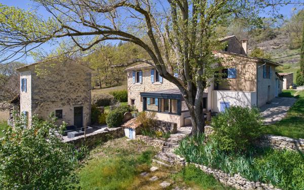 Maison à vendre    6 pièces •  Forcalquier