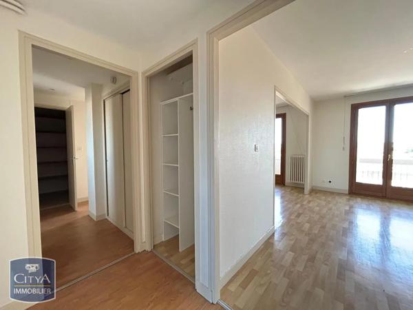 Appartement à louer 3 pièces 75.62m² Montauban (82000)