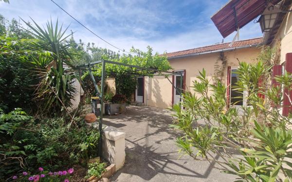 Maison à vendre    4 pièces •  Les Angles
