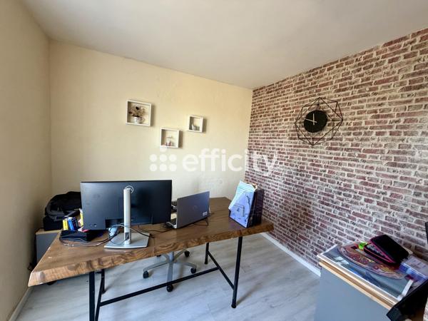 Maison
         8 pièces
        - 160 m² 398 000 € *