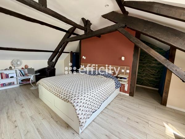 Maison
         8 pièces
        - 160 m² 398 000 € *