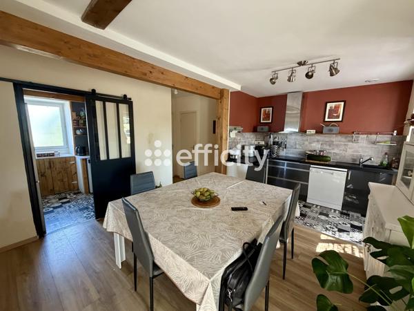 Maison
         8 pièces
        - 160 m² 398 000 € *