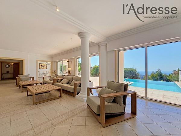 Villa d'exception sur les hauteurs de Mandelieu !