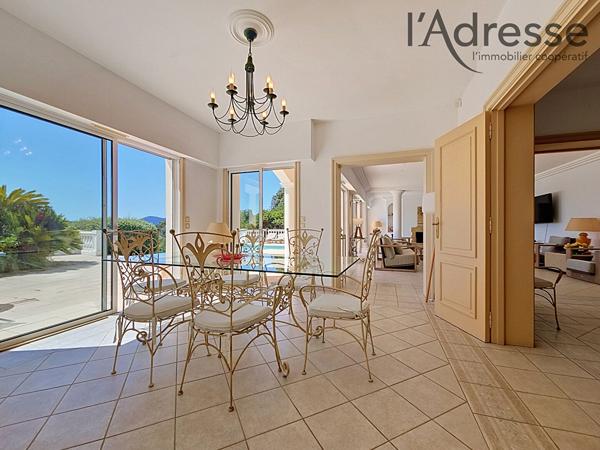 Villa d'exception sur les hauteurs de Mandelieu !