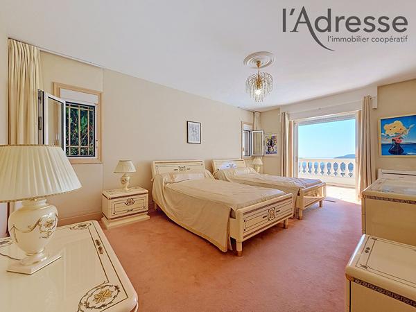 Villa d'exception sur les hauteurs de Mandelieu !