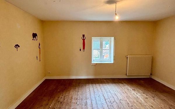 Maison à vendre    5 pièces •  Montmorillon