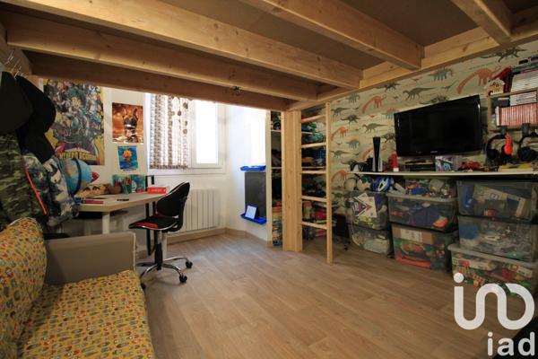 Appartement 3 pièces de 63 m² à Auriol (13390)